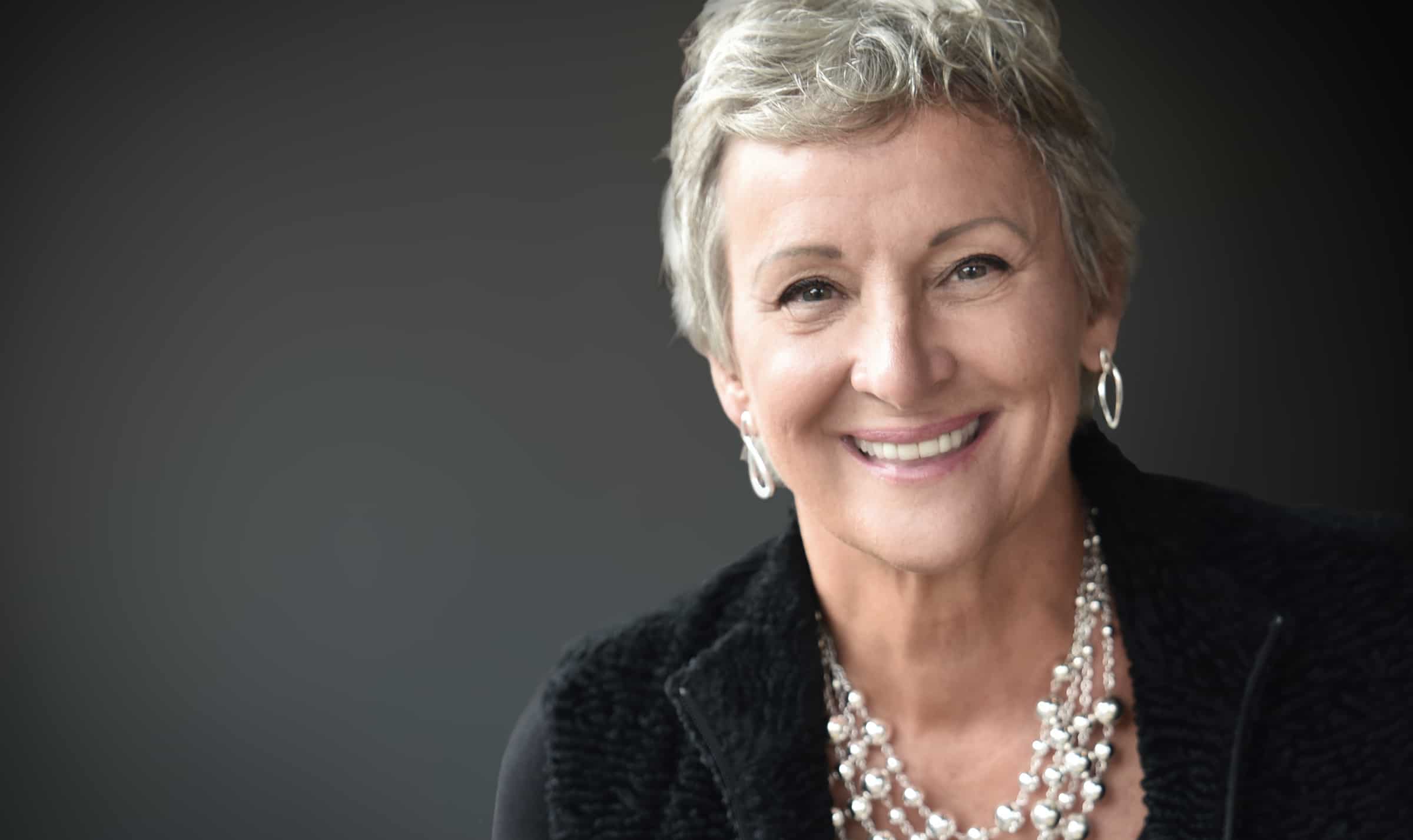 portrait jean holley